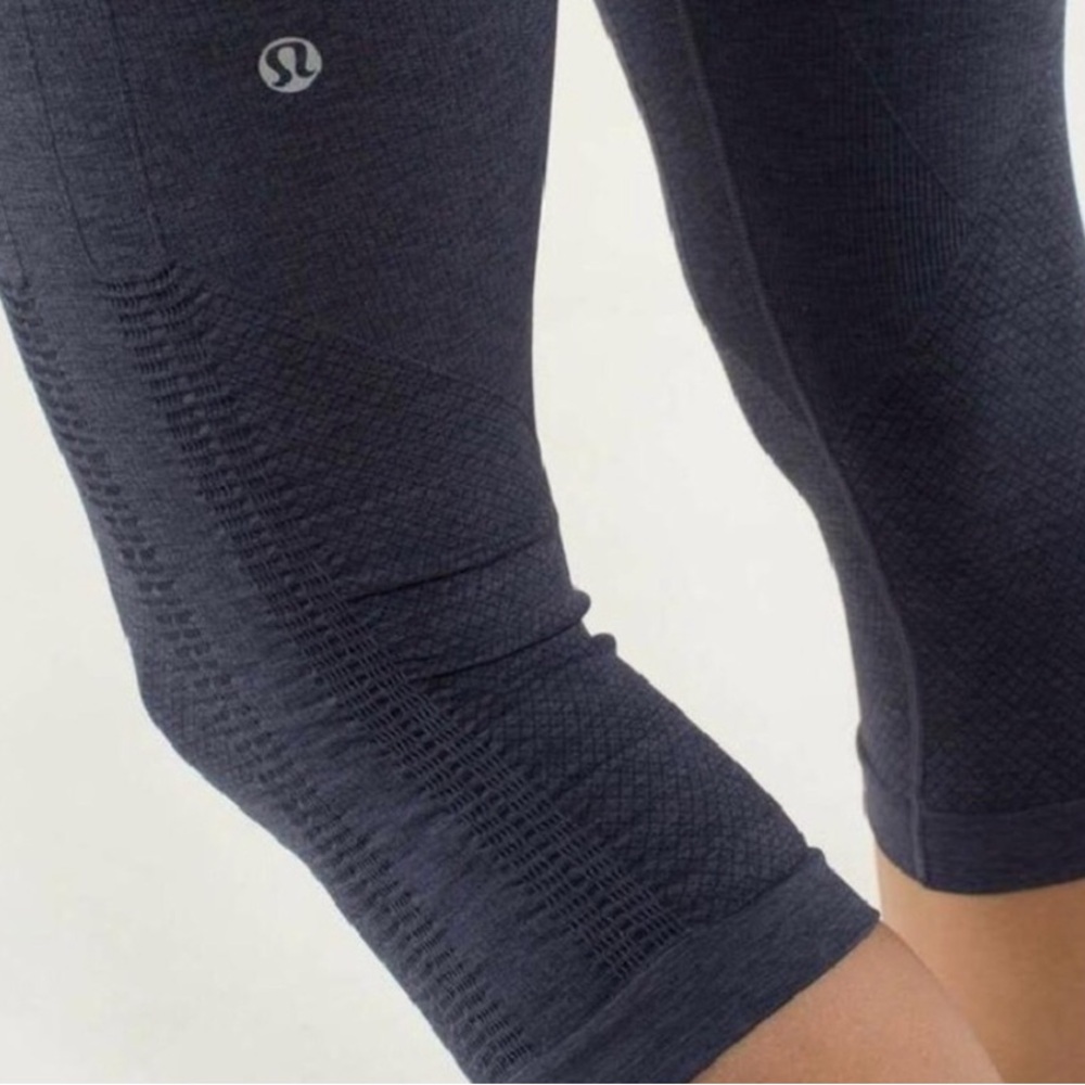 Lululemon In The Flow Crop II Heathered Deep Coal Sz 6 - Picture 2 of 16